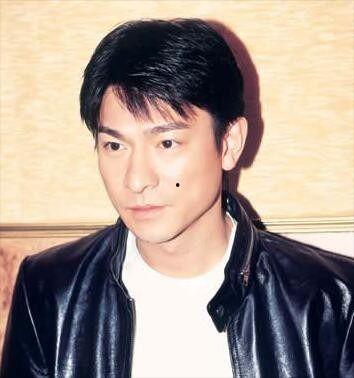 娱乐圈吃瓜刘德华,娱乐圈吃瓜界的常青树，揭秘他的瓜田传奇